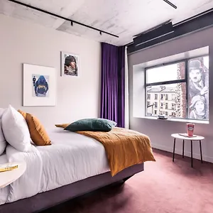 Hotel Paradiso, Paris